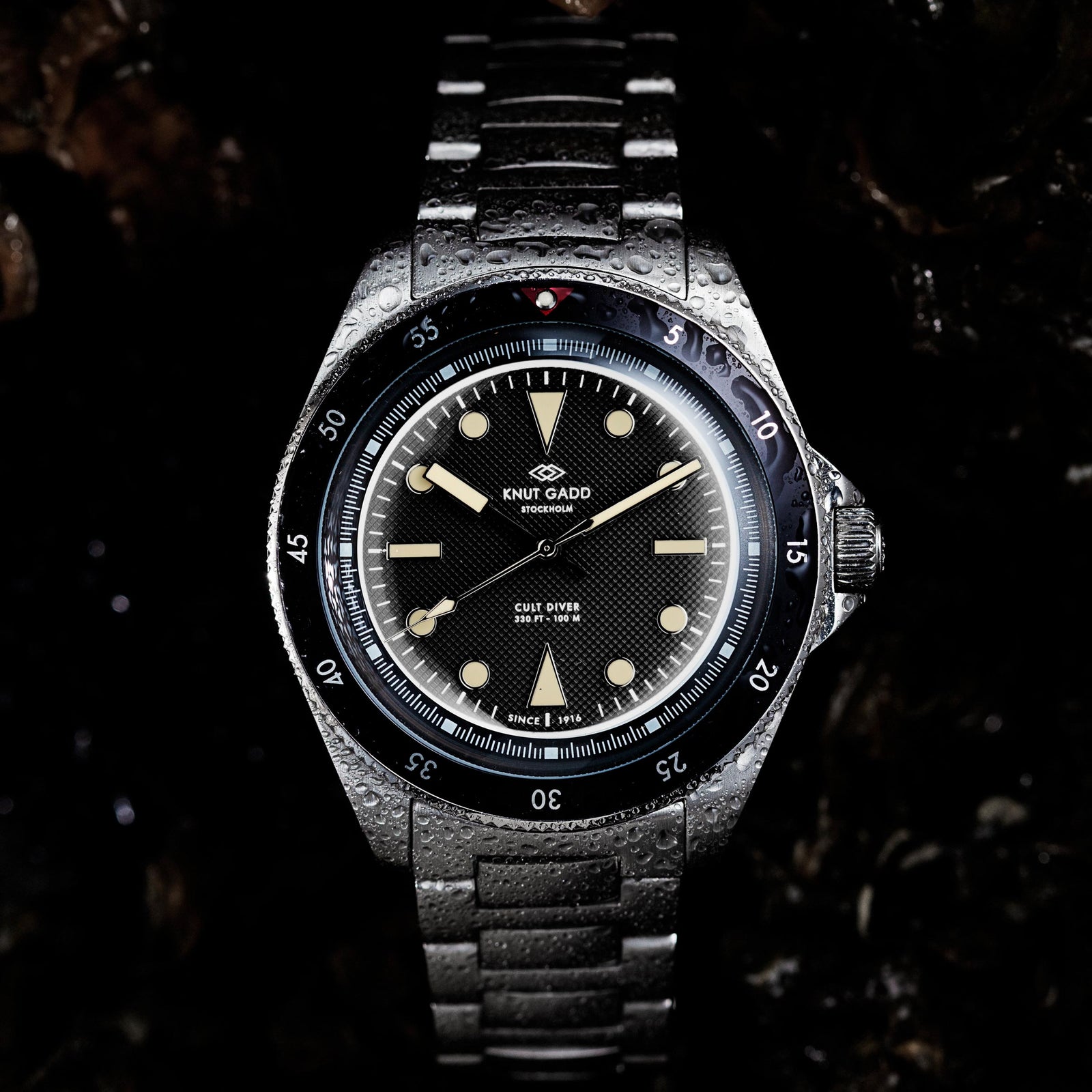 KNUTGADD_CULT_DIVER_BLACK03_16